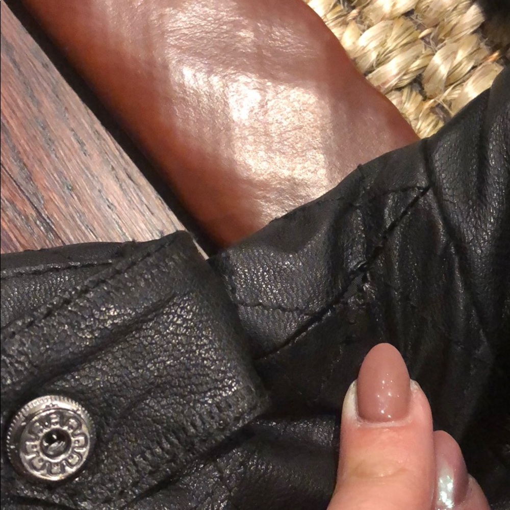 Leather jacket - Picture 4 of 5